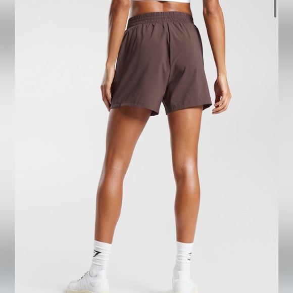 GYMSHARK- WOVEN POCKET SHORTS- Chocolate Brown-XXL - Picture 2 of 4